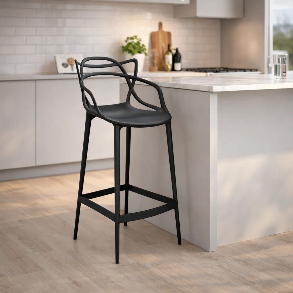 Sgabello 133 moderno in polipropilene beige con schienale ergonomico, perfetto per banconi cucina e bar