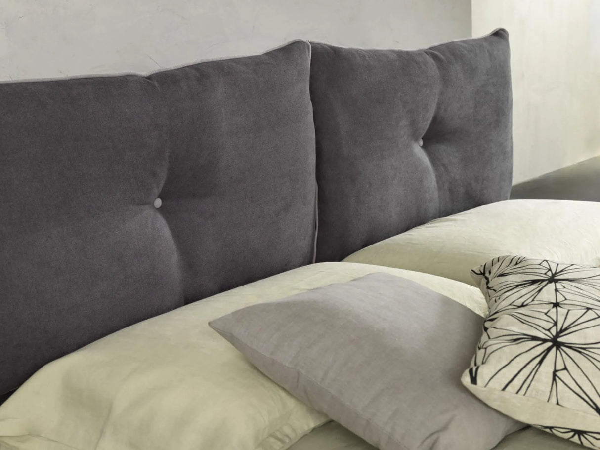 Letto Matrimoniale Milano con Contenitore in Ecopelle – Testata con Cuscini Removibili e Design Moderno