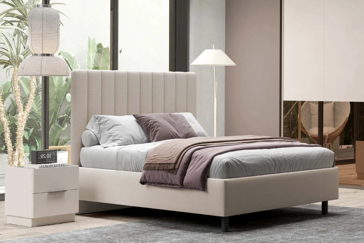Camera da letto moderna Milano con letto contenitore, armadio scorrevole cashmere con specchi bronzati, comò e comodini