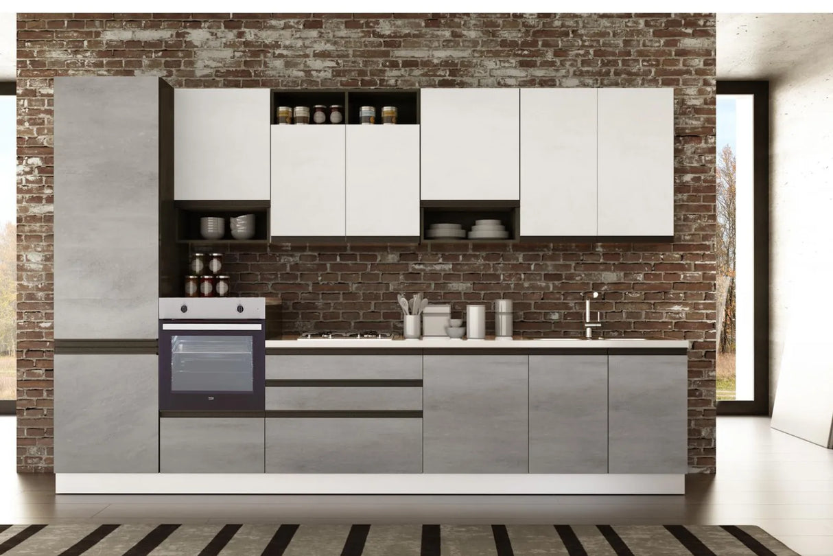 Cucina Prisma 360 cm con pensili bianco gesso e basi cemento chiaro