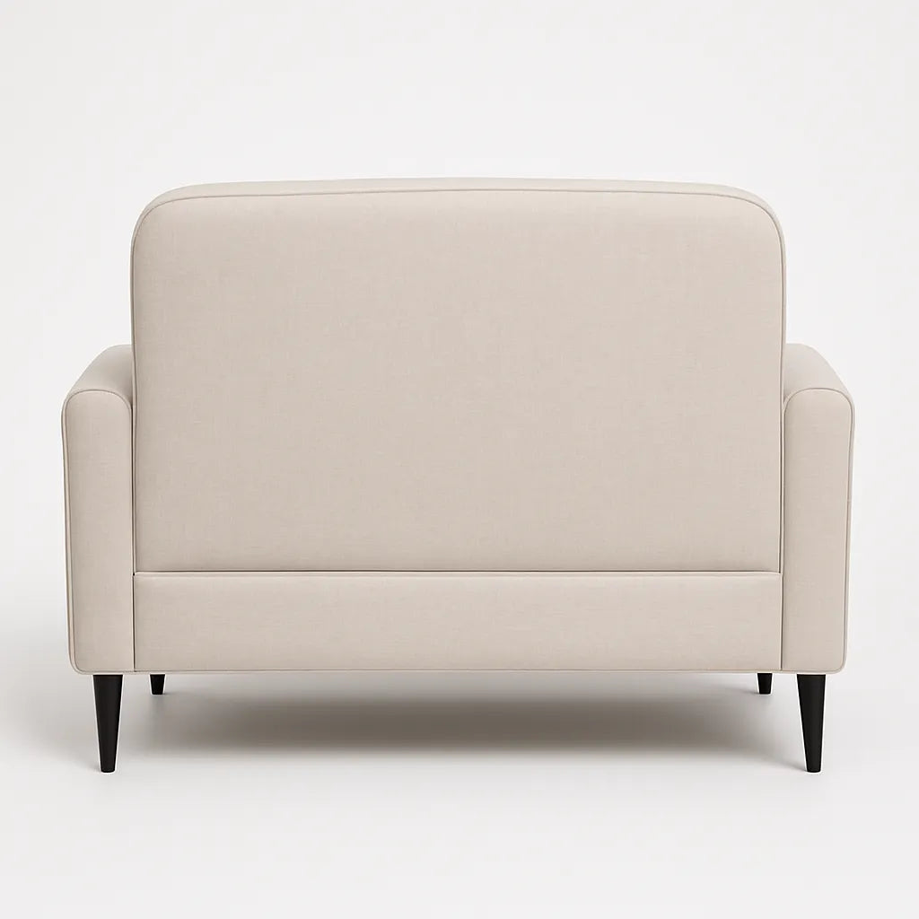 Divanetto in stoffa beige elegante e compatto