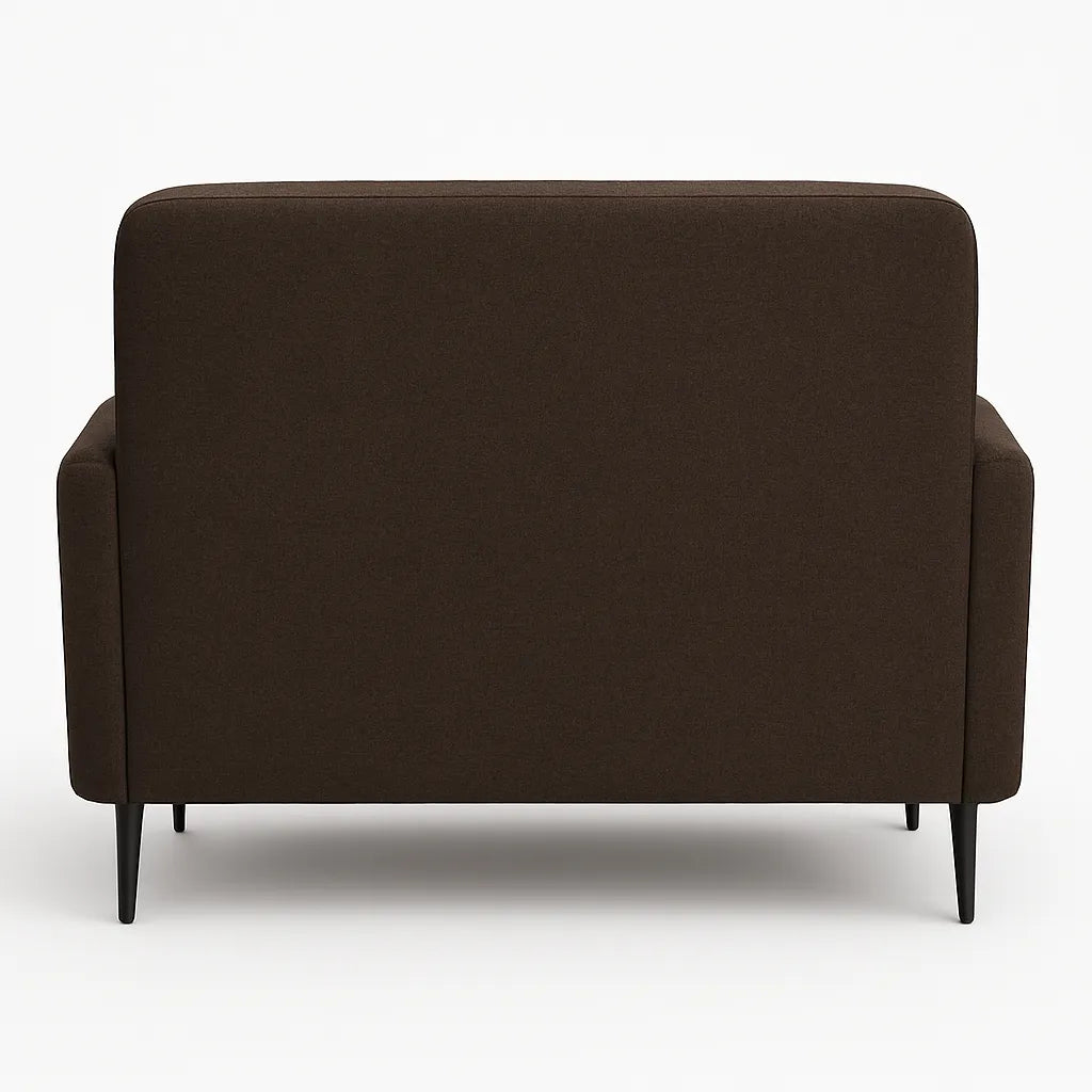 Divanetto in stoffa colore fango elegante e compatto