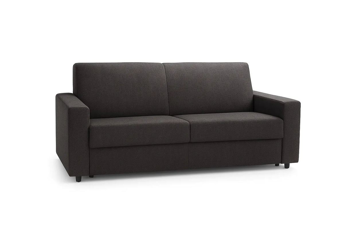 Divano letto 3 posti in tessuto con rete elettrosaldata, apertura a ribalta, maniglia estraibile e vano porta cuscini integrato.