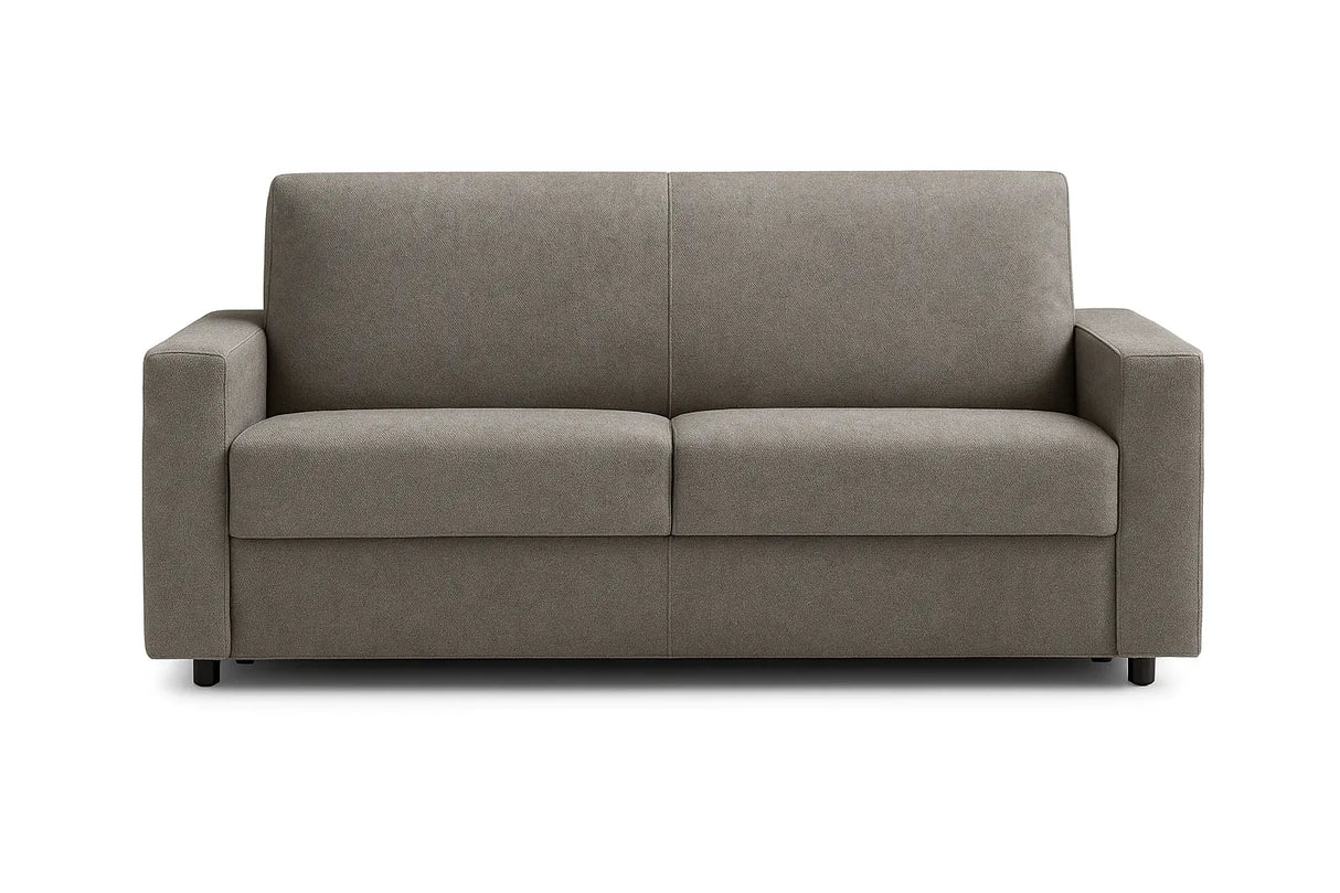 Divano letto 3 posti in tessuto con rete elettrosaldata, apertura a ribalta, maniglia estraibile e vano porta cuscini integrato.