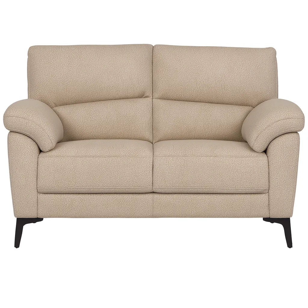 Divano Mira in tessuto lavabile con struttura in legno massello e piedini in metallo, design italiano elegante e moderno.