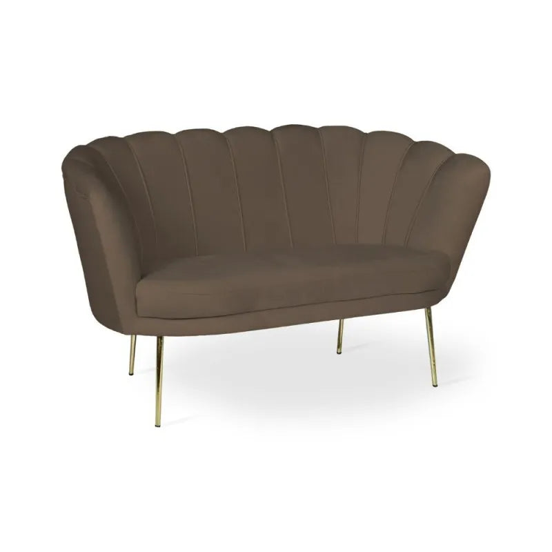Divano due posti Orel in velluto caffè con struttura a conchiglia e piedi in ferro