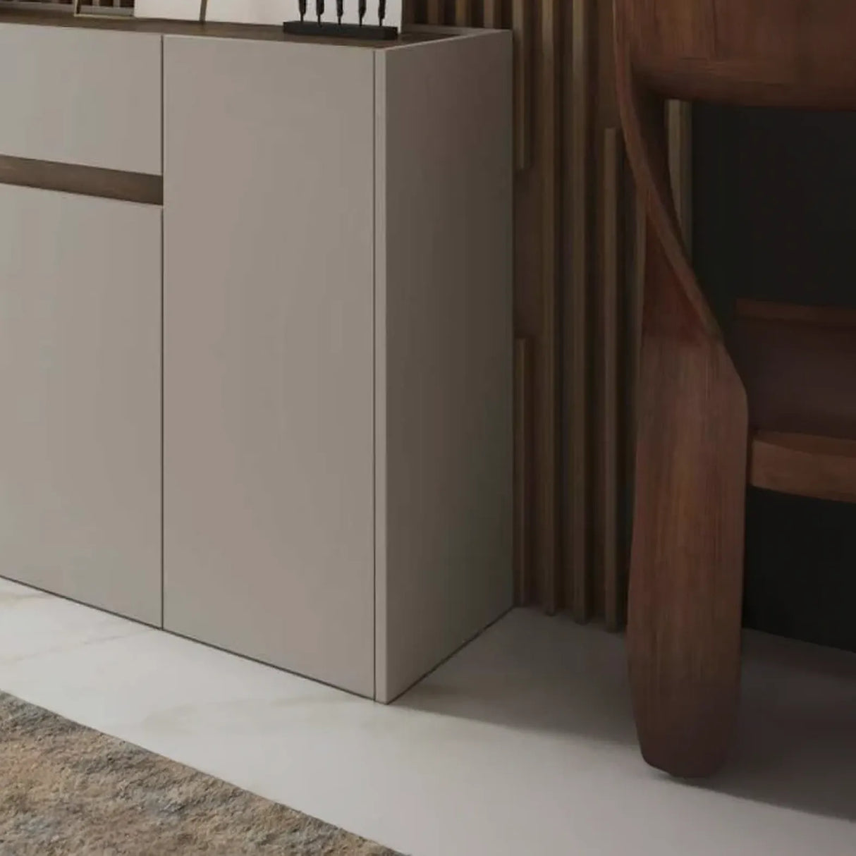 Madia Jade finitura cachemire e mercure con ante e vano centrale.