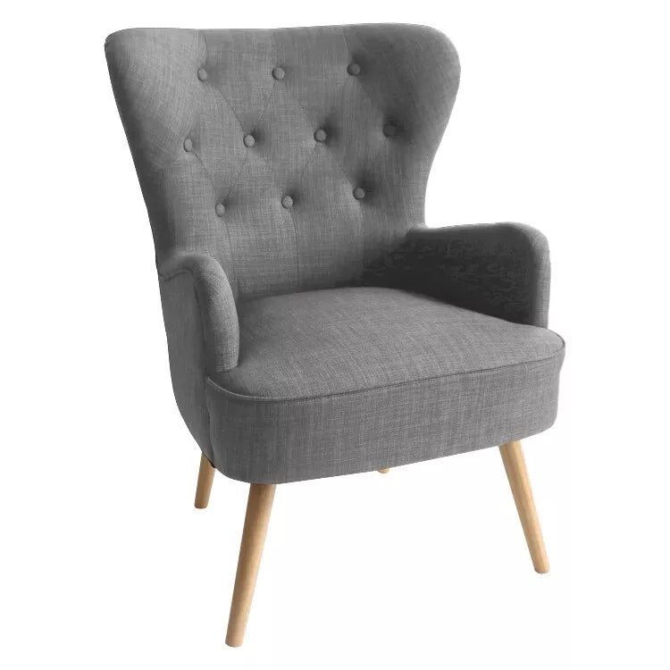 Poltrona Giulietta in tessuto Oxford antimacchia con schienale ergonomico trapuntato e piedini in legno, ideale per soggiorno, studio o camera da letto.