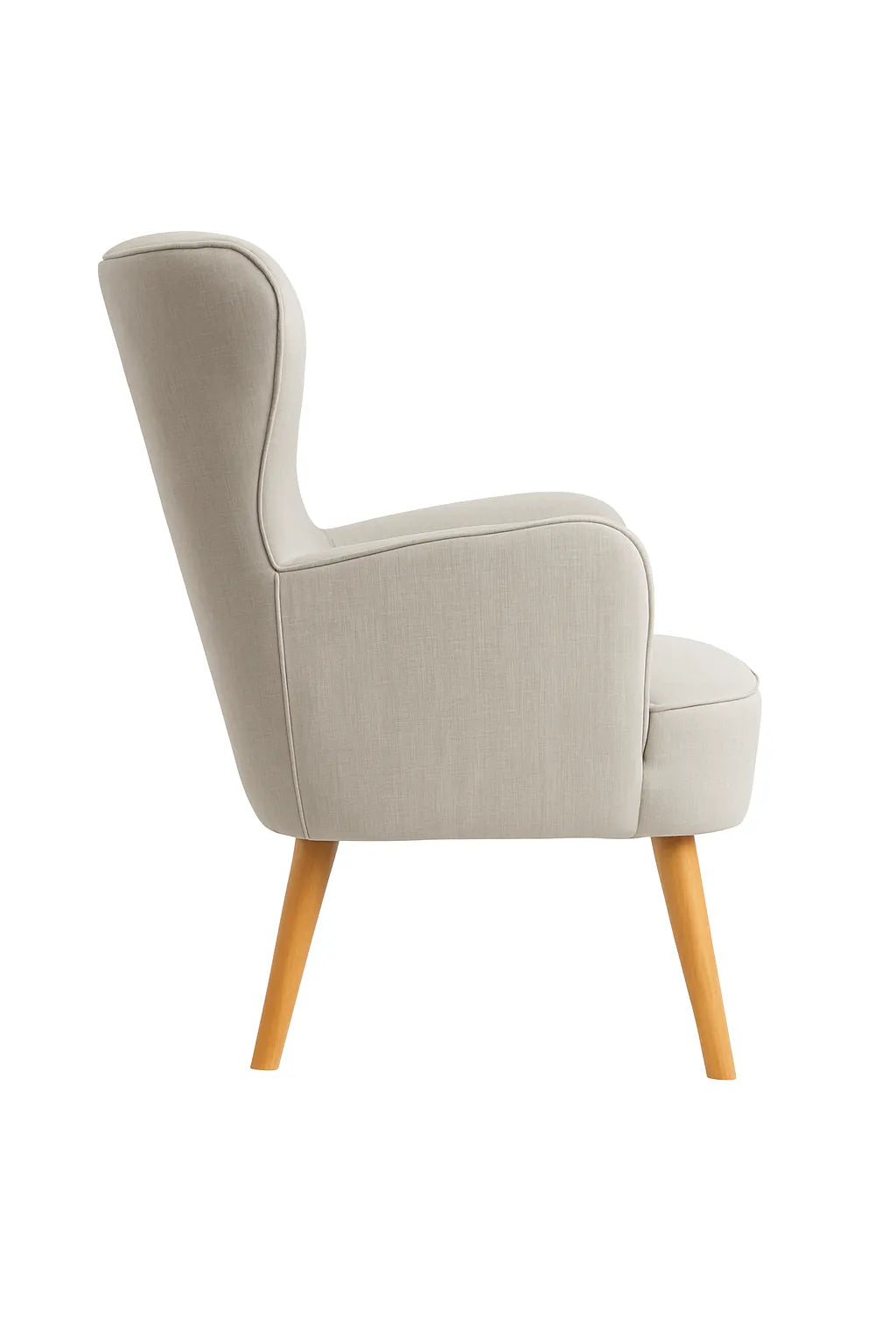 Poltrona Giulietta in tessuto Oxford antimacchia con schienale ergonomico trapuntato e piedini in legno, ideale per soggiorno, studio o camera da letto.