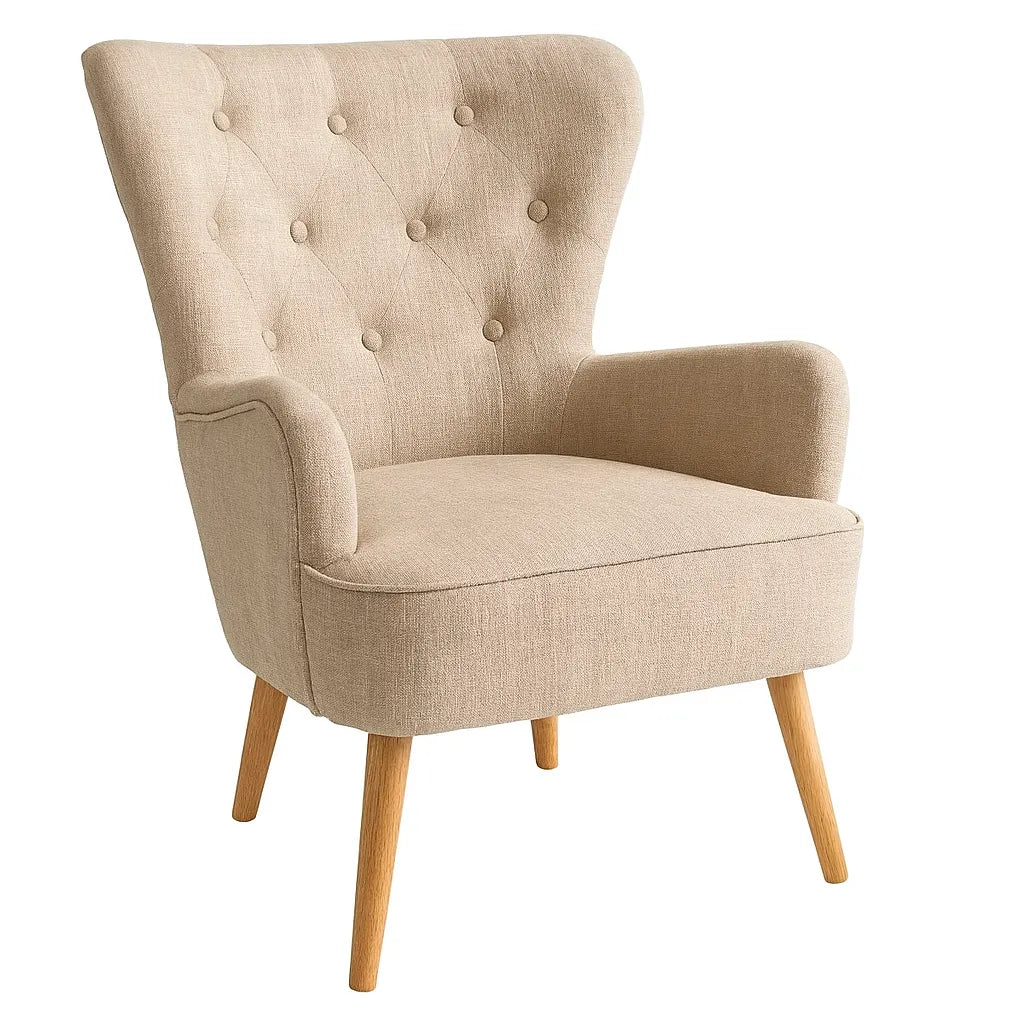 Poltrona Giulietta in tessuto Oxford antimacchia con schienale ergonomico trapuntato e piedini in legno, ideale per soggiorno, studio o camera da letto.