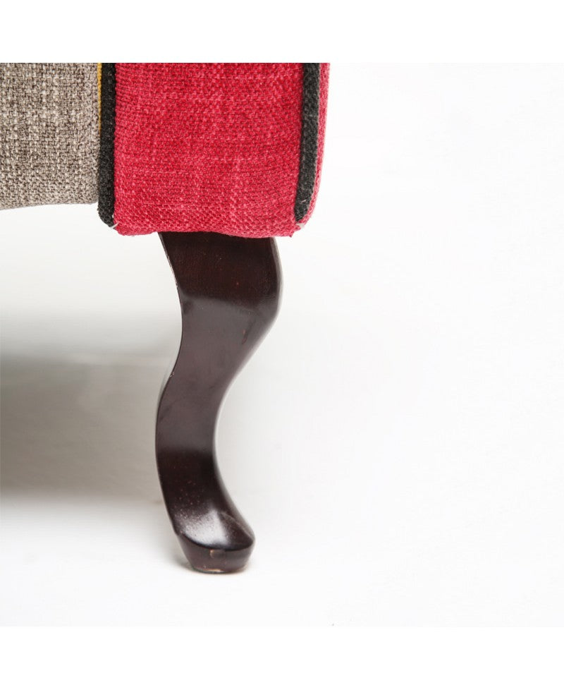 Poltrona reclinabile patchwork in tessuto policotone colorato con poggiapiedi, schienale comfort e struttura in legno robusta