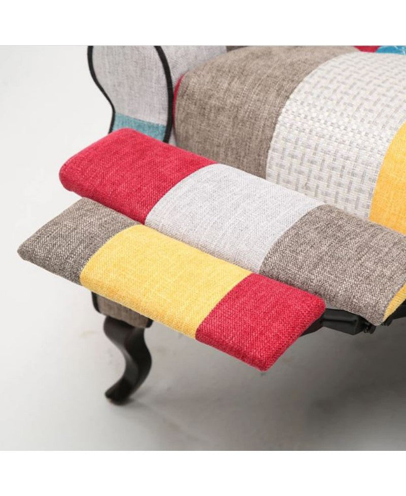Poltrona reclinabile patchwork in tessuto policotone colorato con poggiapiedi, schienale comfort e struttura in legno robusta