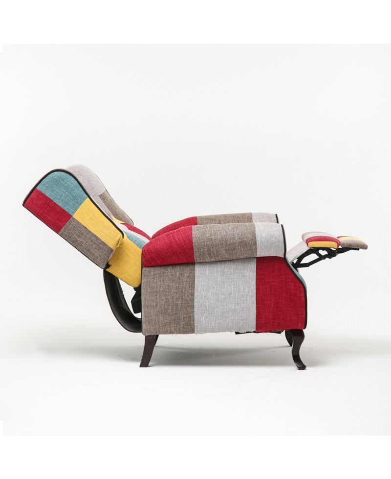 Poltrona reclinabile patchwork in tessuto policotone colorato con poggiapiedi, schienale comfort e struttura in legno robusta