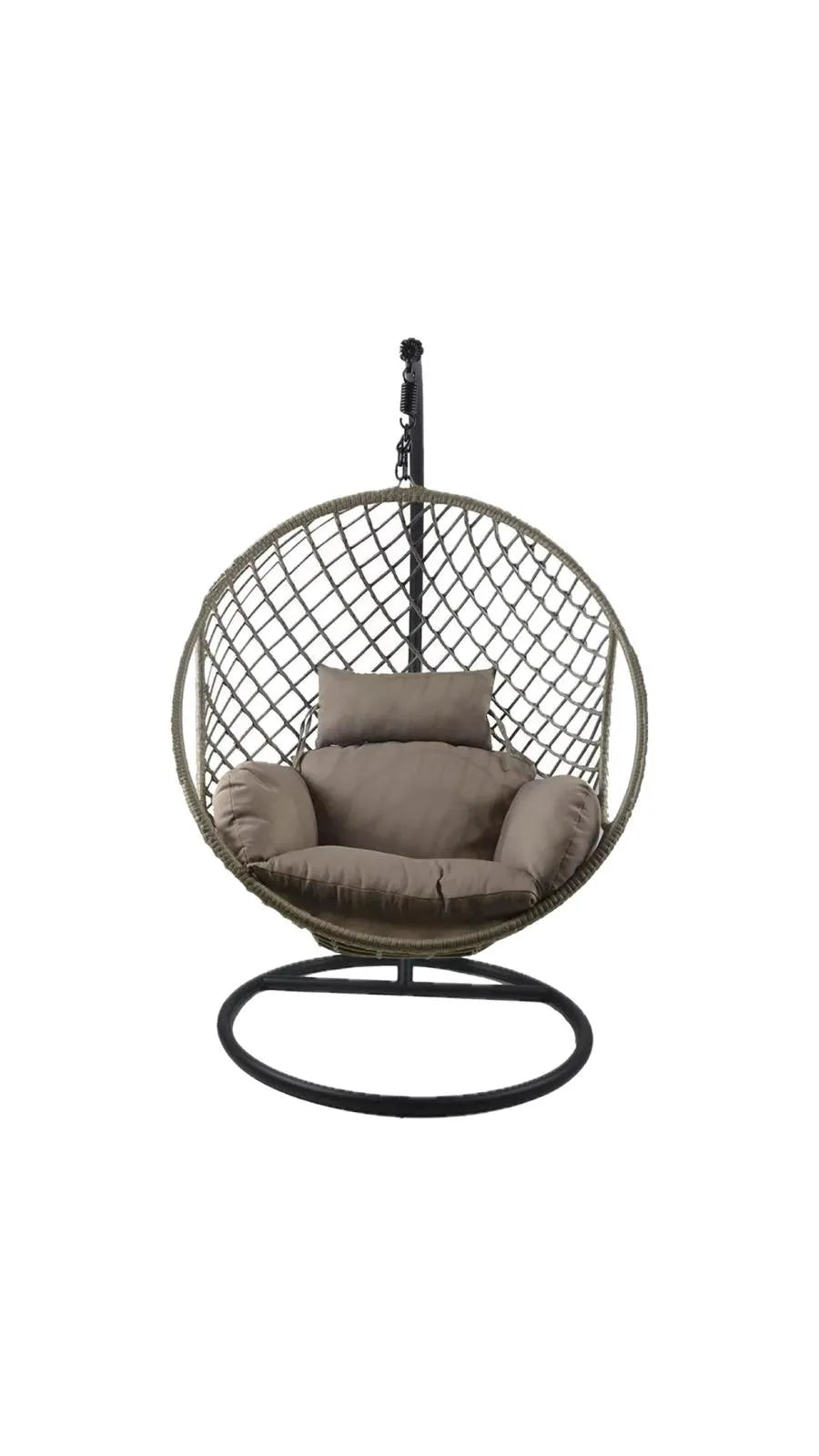 Poltrona sospesa Lita a forma di uovo con intreccio effetto corda, struttura in acciaio e cuscini color tortora. Per esterni o angoli relax interni.