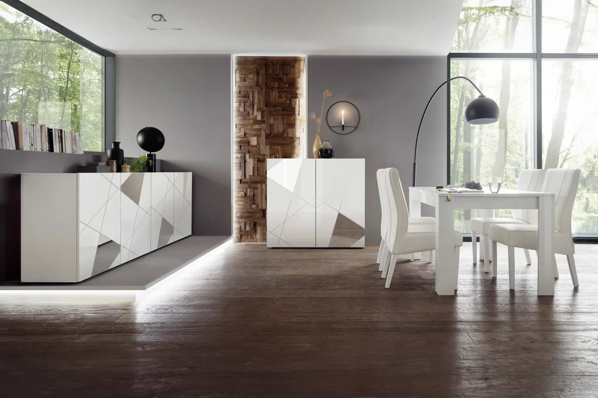 Sala Chloe soggiorno moderno bianco lucido con dettagli specchiati.