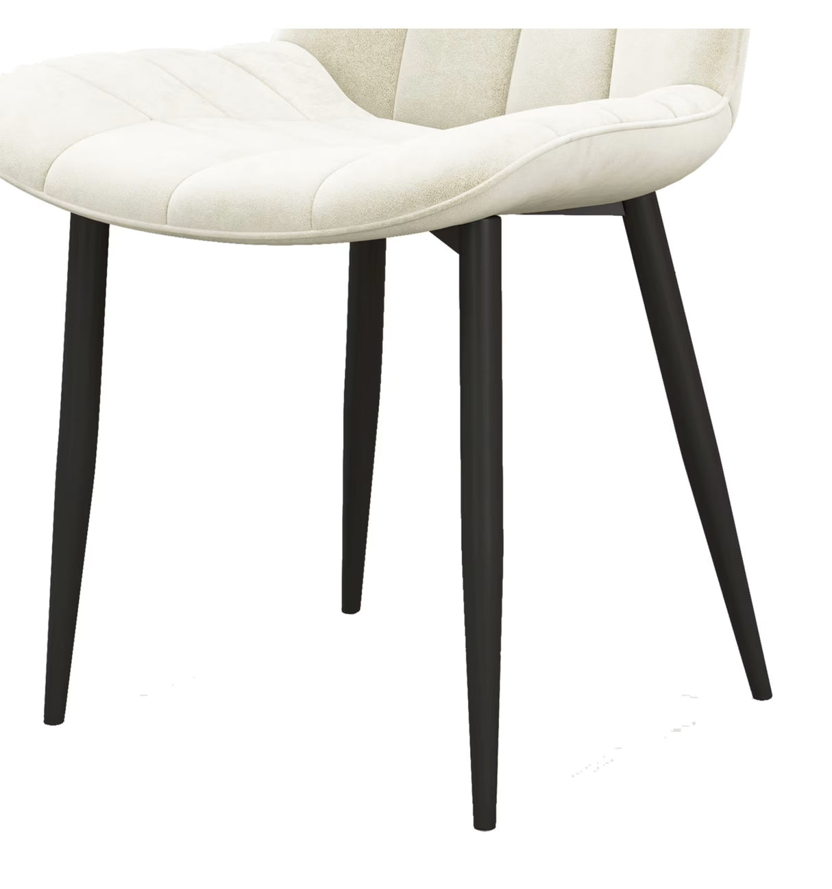 Sedia Cherie in velluto vaniglia con seduta impunturata e gambe in metallo nero