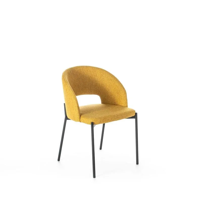 Sedia Greta imbottita in tessuto con gambe in metallo verniciato, disponibile in giallo, grigio e arancione
