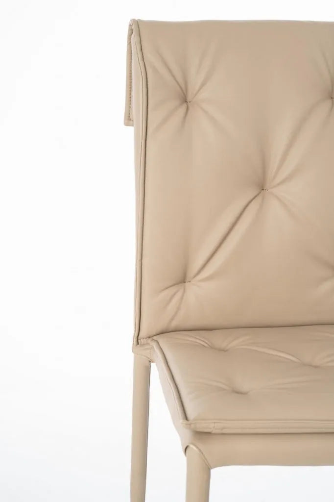 Sedia Mixi moderna in econabuk trapuntato con gambe in metallo verniciato