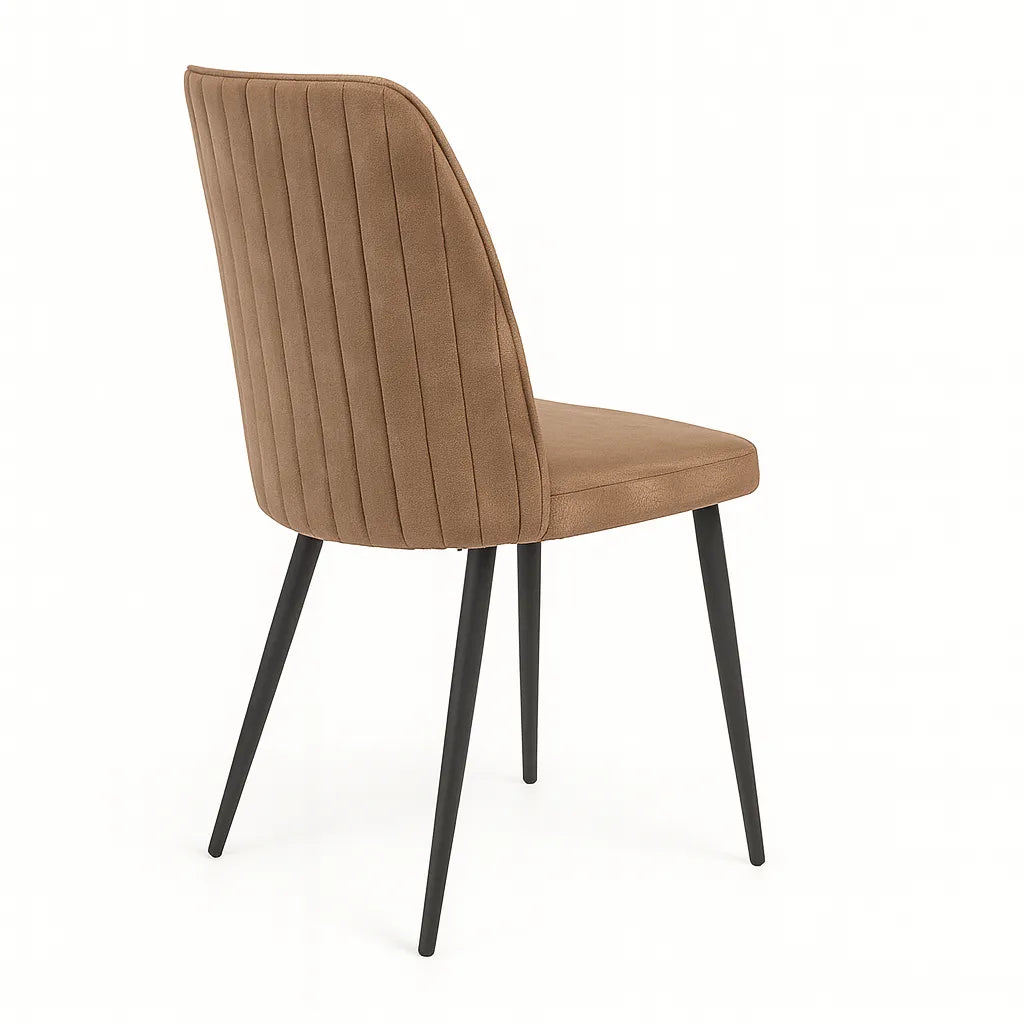 Sedia Tufi imbottita con rivestimento in nabuk e gambe in metallo nero, stile moderno industriale