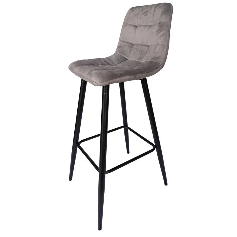 Sgabello alto Daniela in velluto tortora con struttura in metallo nero ed elegante schienale curvo