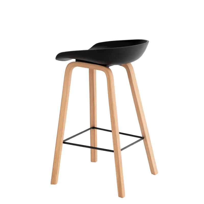 Sgabello moderno Daxer bianco con seduta in plastica e gambe in legno di faggio stile nordico