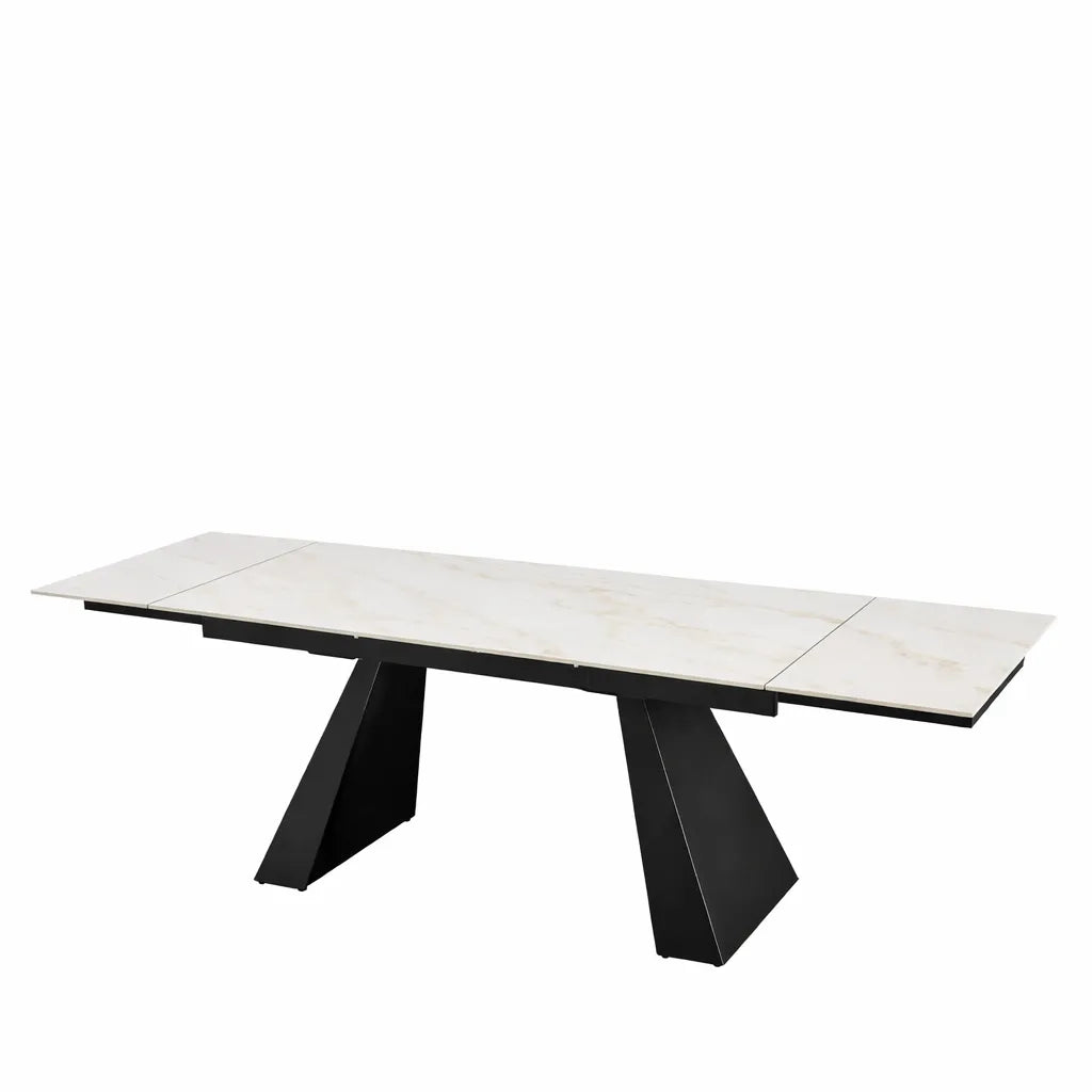Tavolo Alex allungabile con top in gres porcellanato effetto marmo Calacatta e gambe in metallo nero