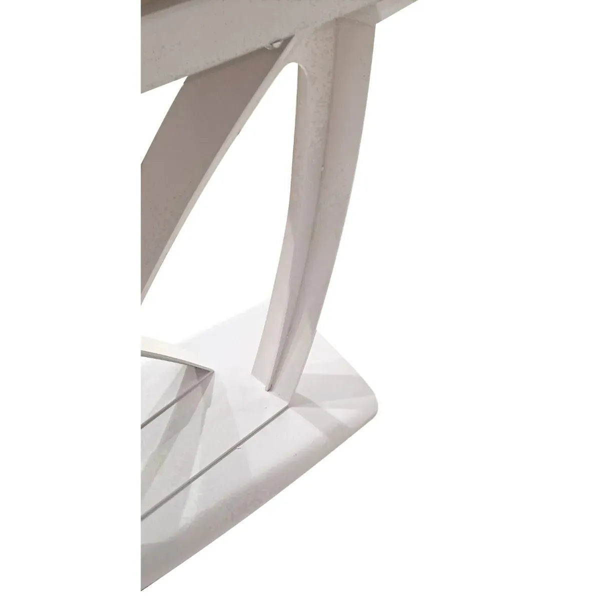 Tavolo Angel 160 cm allungabile a 240 cm, con piano in ceramica effetto marmo calacatta e struttura cashmere.
