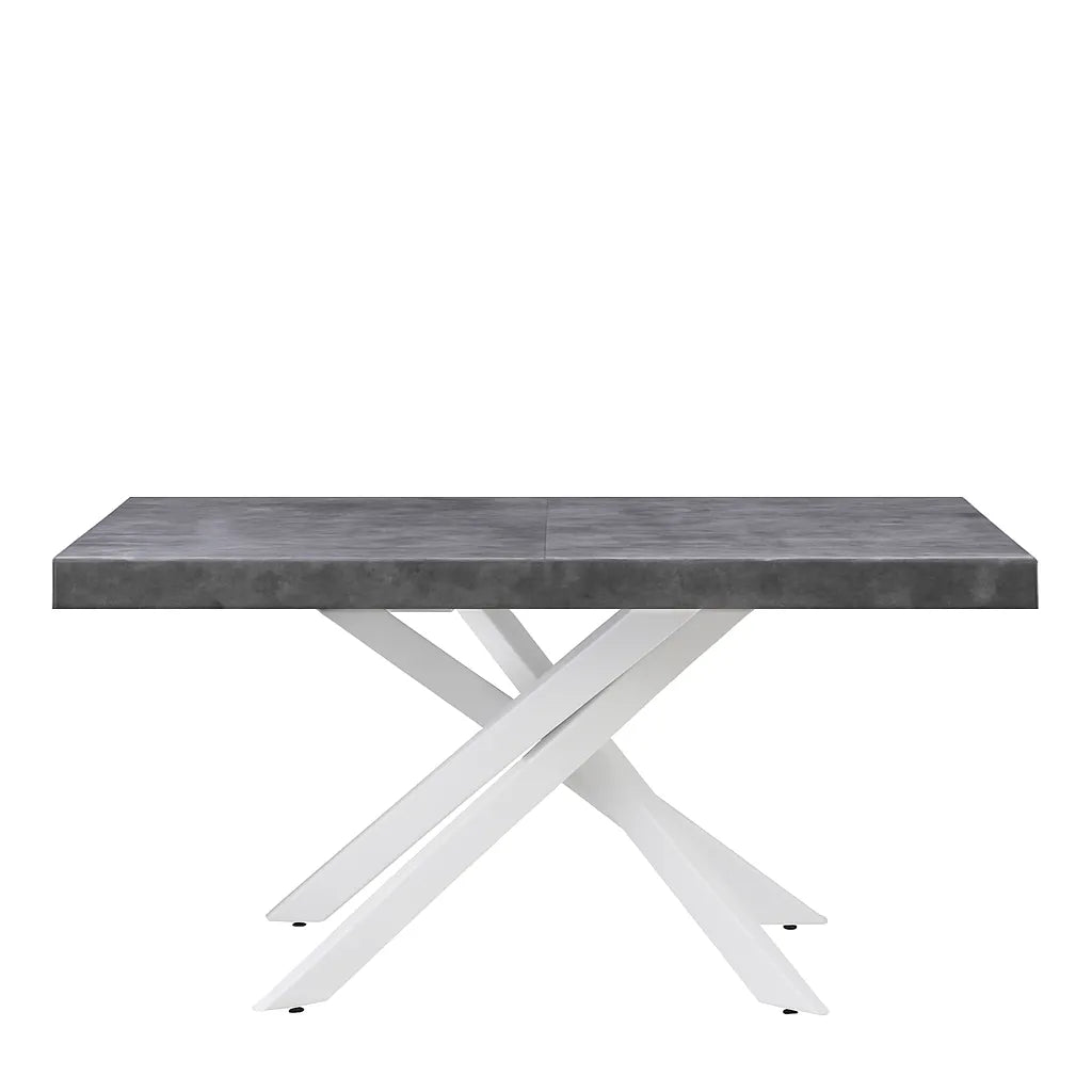 Tavolo Anson allungabile con piano in rovere o effetto cemento e gambe incrociate in metallo, estensibile da 160 a 240 cm