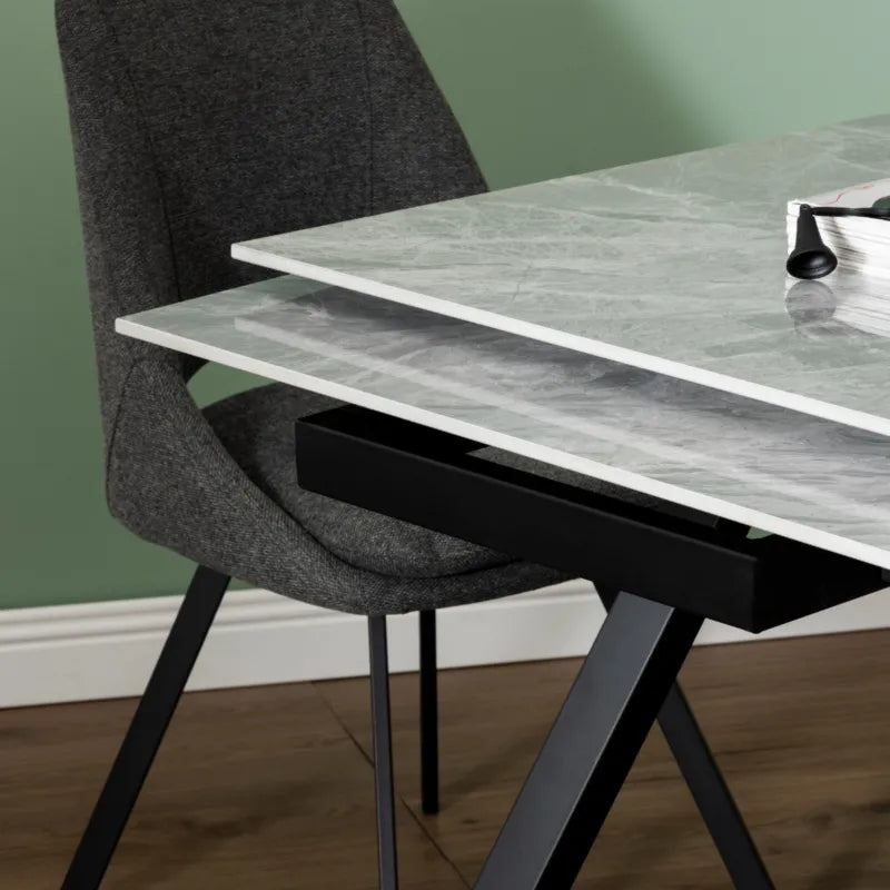 Tavolo Cooper allungabile in ceramica grigia effetto marmo con gambe in acciaio nero, design moderno da cucina o sala da pranzo