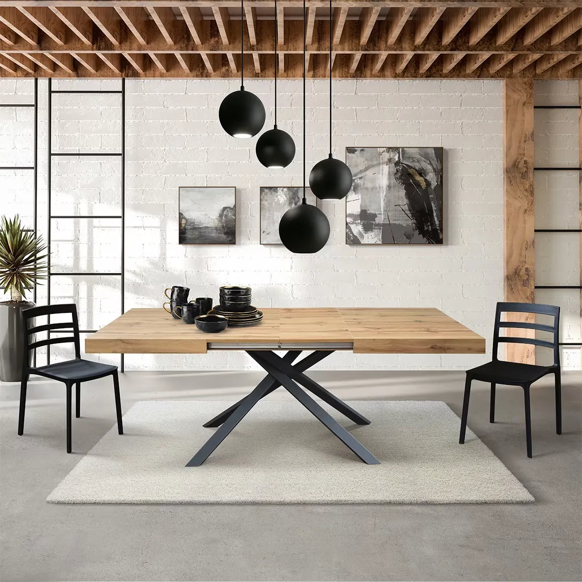 Tavolo allungabile Girona con piano effetto rovere naturale e gambe in metallo antracite