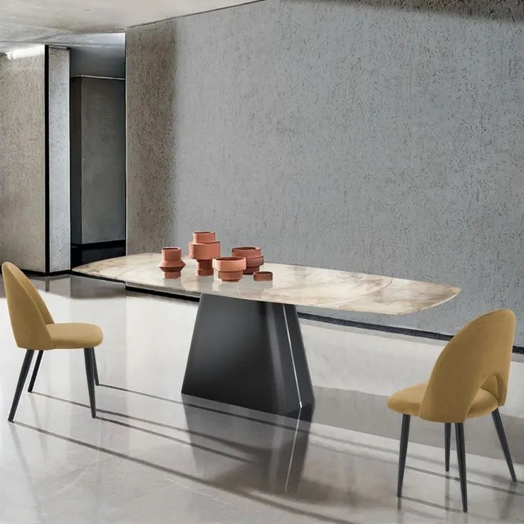Tavolo Hemas allungabile in ceramica Marmo Oro Giallo con base in acciaio nero, elegante e moderno per 8-10 persone