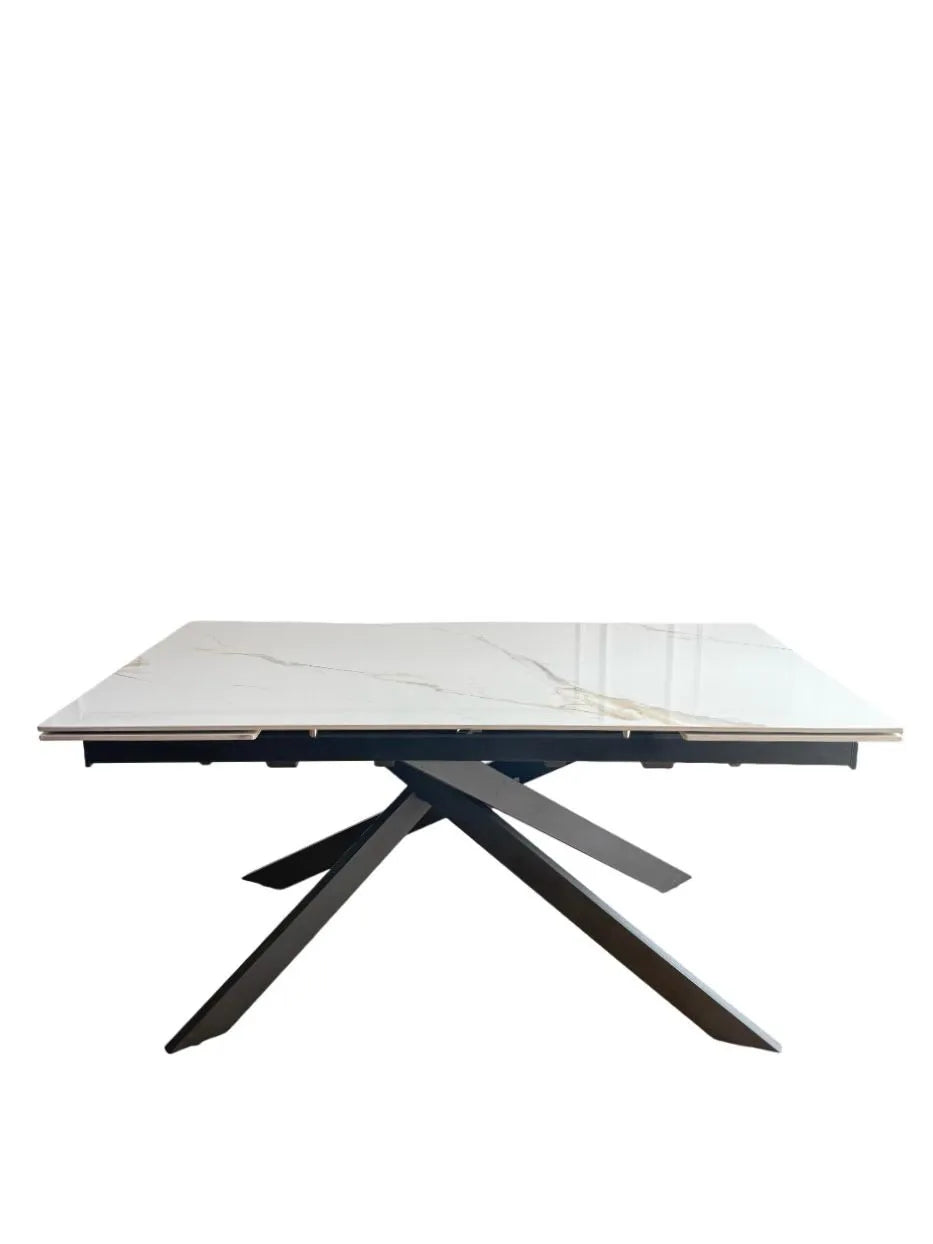 Tavolo Luna allungabile con piano in ceramica effetto marmo Calacatta Oro e base in metallo oro o nero