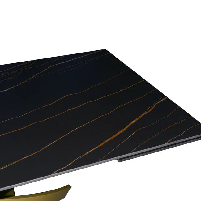 Tavolo Pegaso allungabile in ceramica con gambe incrociate in metallo, design elegante per soggiorno o cucina