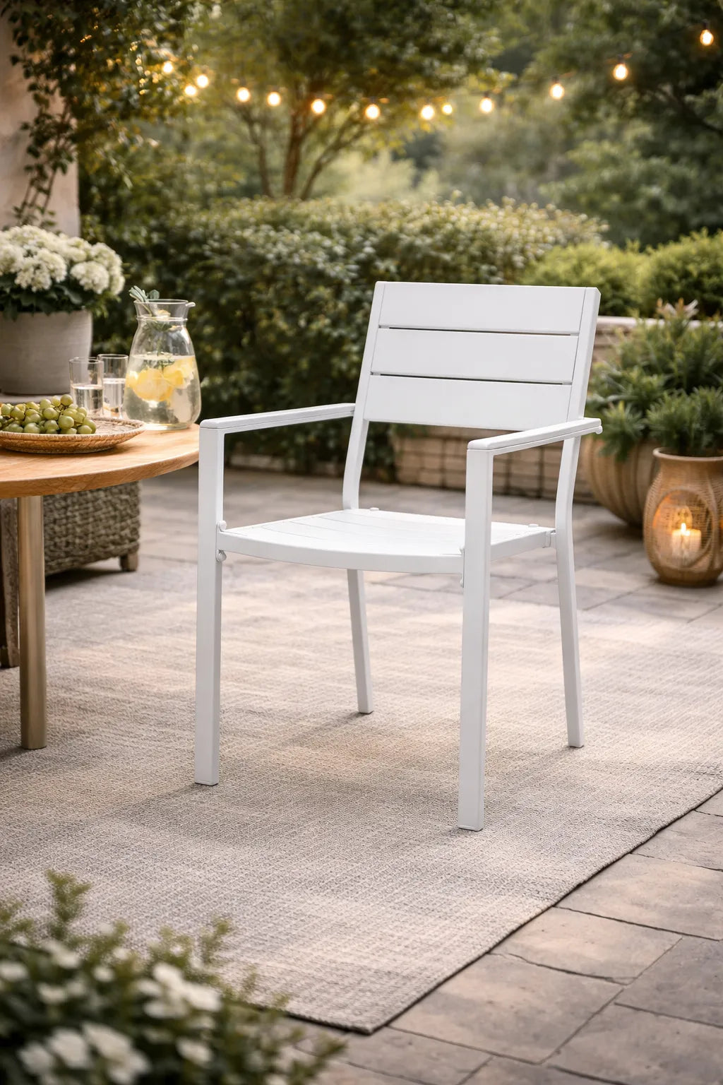 Sedia da giardino Oregon in HDPE effetto legno con struttura in acciaio nero