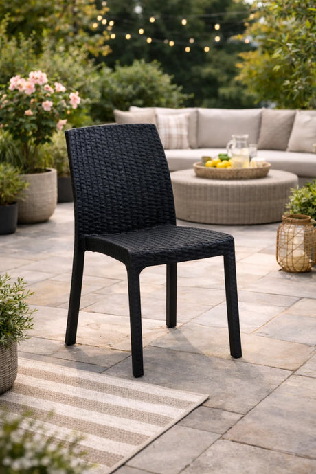 Sedia Virginia impilabile in polipropilene con finitura rattan, per uso interno ed esterno