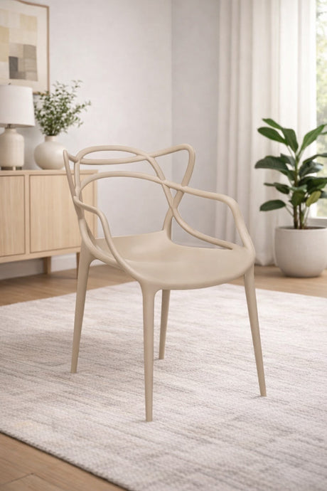 Sedia 133 in polipropilene ergonomica e impilabile, resistente e disponibile in vari colori