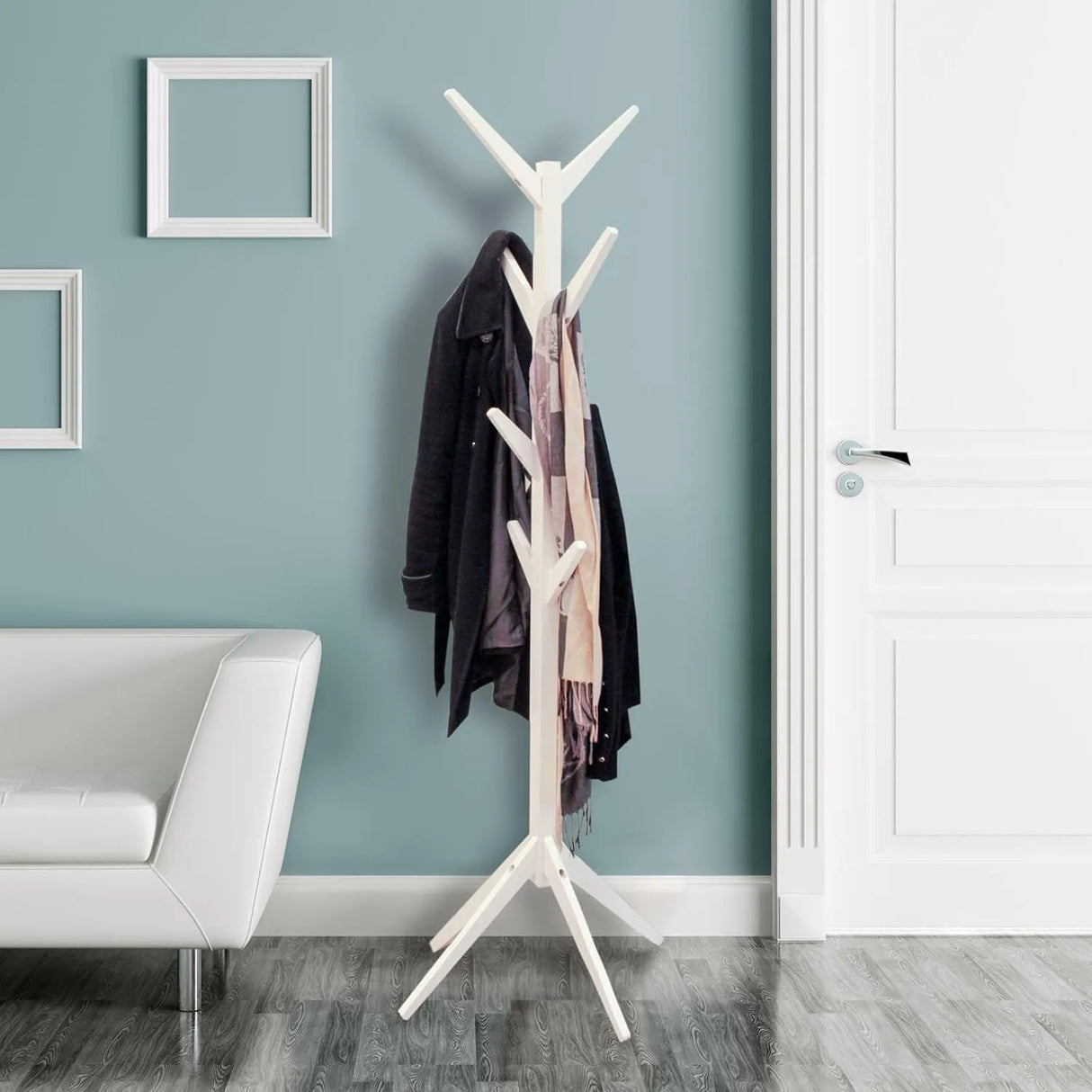 Appendiabiti da terra a forma di albero in metallo verniciato bianco, ideale per ingresso, camera da letto o ufficio moderno