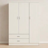 Armadio moderno a 3 ante e 2 cassetti con chiusura soft-close e tubo appendiabiti, ideale per camere da letto eleganti e funzionali.