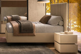 Camera da letto moderna Bologna con letto con e senza contenitore, armadio scorrevole, comò e comodini noce e cashmere