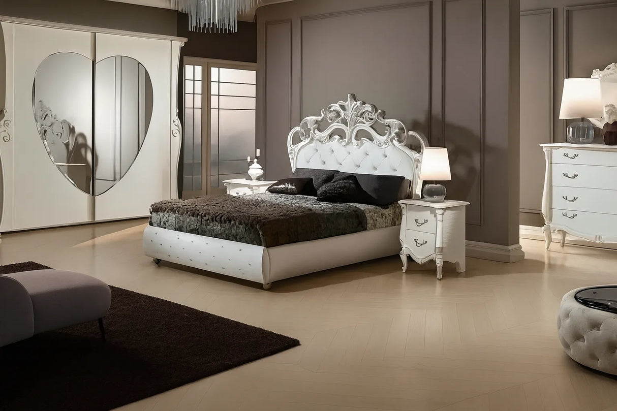 Camera da Letto Ragusa in bianco larix con contenitore, testiera capitonné e armadio decorato – Europa Mobili