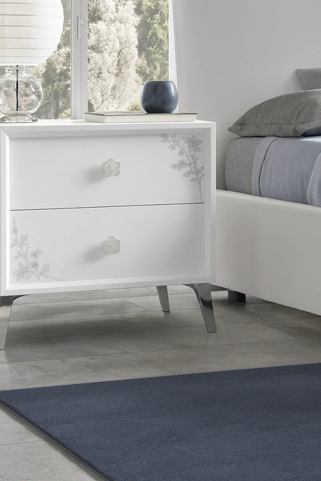 Camera da Letto Toronto Bianca con contenitore, finitura bianco frassinato e dettagli argento – Europa Mobili