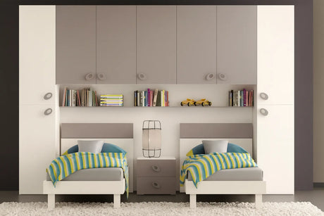 Cameretta Ibisco Doppio Ponte in finitura bianco frassinato e grigio con due letti singoli, armadi e pensili integrati.