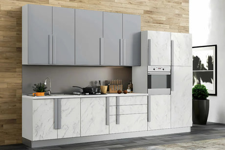 Cucina ELBA 360 cm moderna con colonne effetto marmo e pensili grigio chiaro