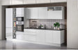 Cucina Kora 360 cm con finitura effetto marmo e pensili grigio chiaro
