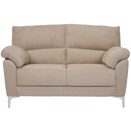 Divano 2 posti GIADA color petrolio con tessuto idrorepellente, piedini in metallo, braccioli morbidi e seduta imbottita. Stile moderno e comfort totale.