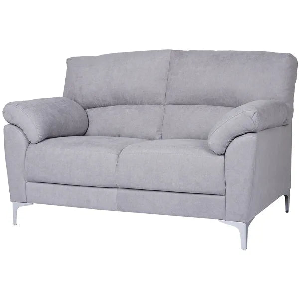 Divano 2 posti GIADA color petrolio con tessuto idrorepellente, piedini in metallo, braccioli morbidi e seduta imbottita. Stile moderno e comfort totale.

