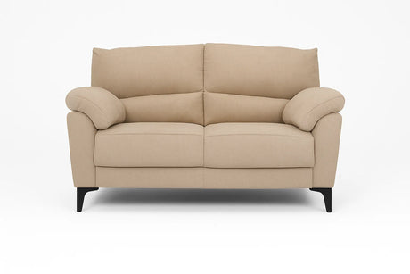 Divano 2 posti mira color petrolio con tessuto idrorepellente, piedini in metallo, braccioli morbidi e seduta imbottita. Stile moderno e comfort totale.