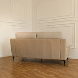 Divano Hilton 3 posti con rivestimento scrivibile, imbottitura confortevole e piedini in metallo. Eleganza e innovazione per il tuo soggiorno.

