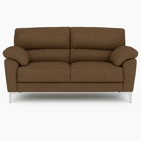 Divano Mira in tessuto lavabile con struttura in legno massello e piedini in metallo, design italiano elegante e moderno.