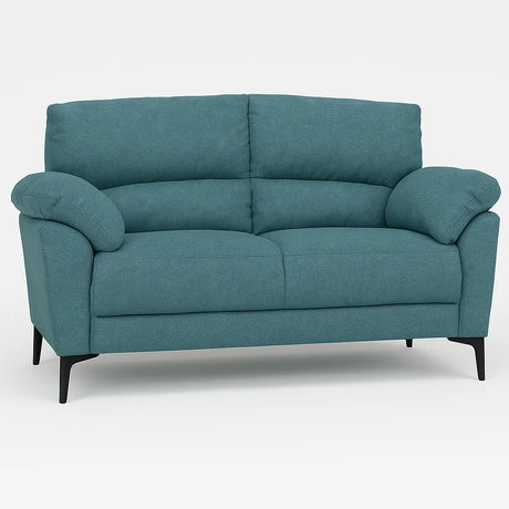 Divano Mira in tessuto lavabile con struttura in legno massello e piedini in metallo, design italiano elegante e moderno.